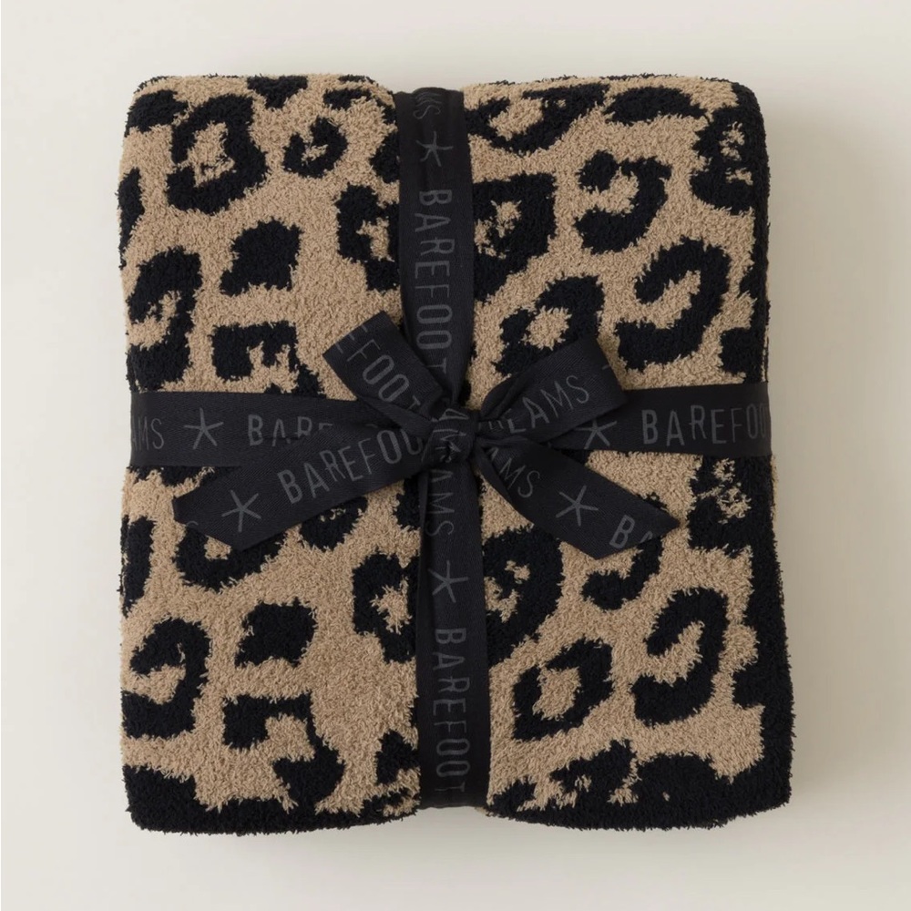 New with tags Barefoot Dreams in the wild throw!